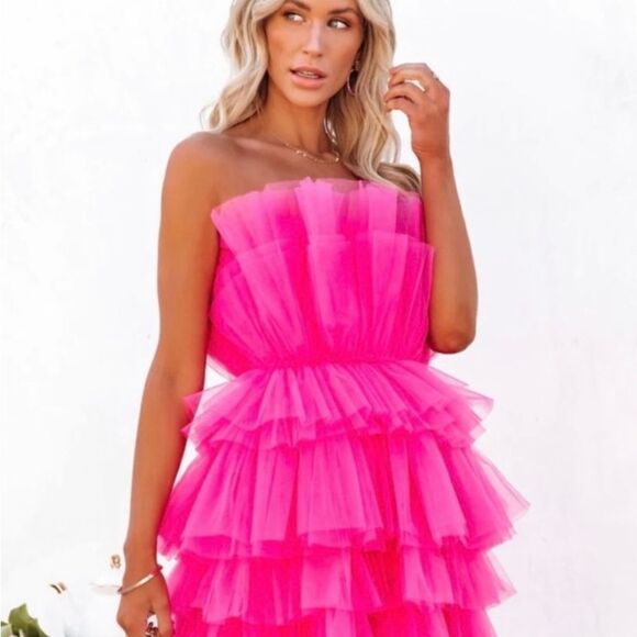 VICI Women's Hot Pink Strapless Tiered Tulle Mini Dress Size Small Barbie Core - Picture 1 of 12